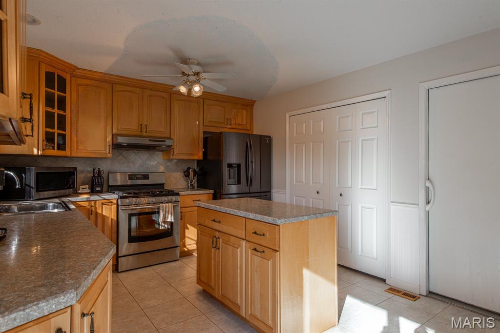 7012 Chalkstone Road Oakville, MO 63129 - Photo 15 of 48