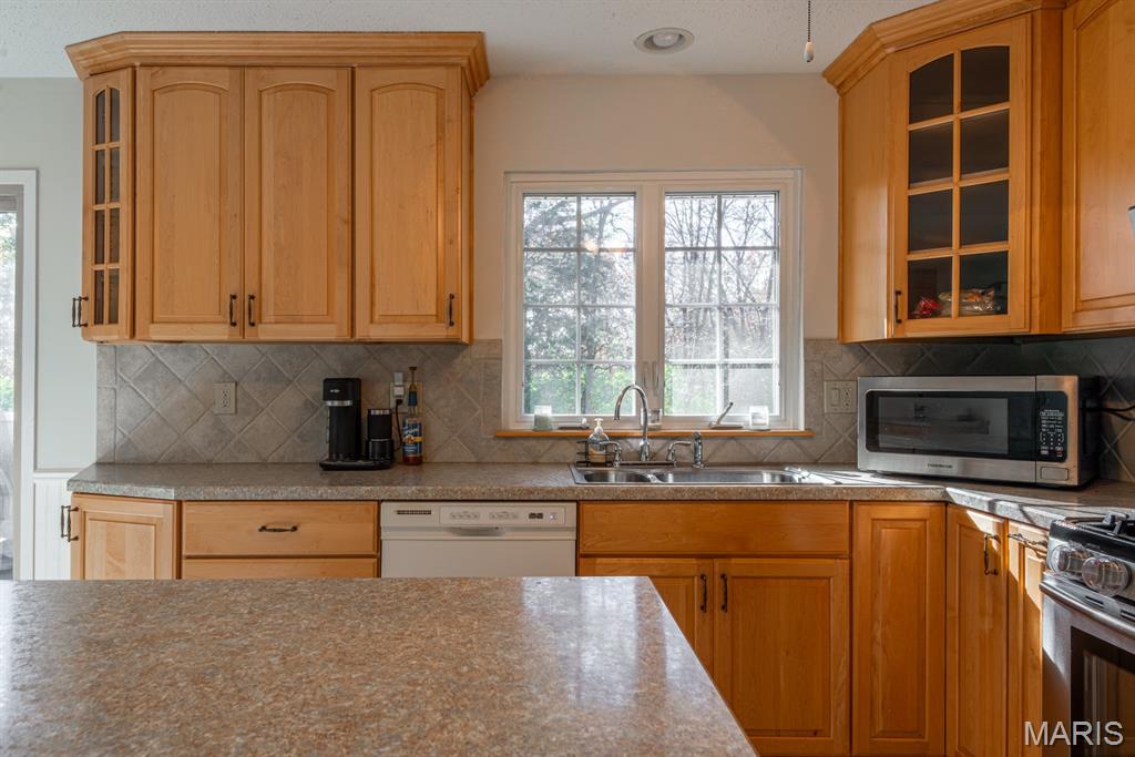 7012 Chalkstone Road Oakville, MO 63129 - Photo 18 of 48