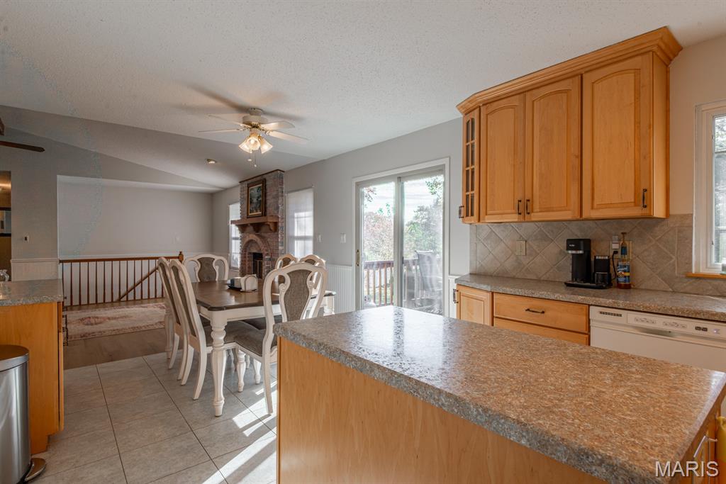 7012 Chalkstone Road Oakville, MO 63129 - Photo 21 of 48