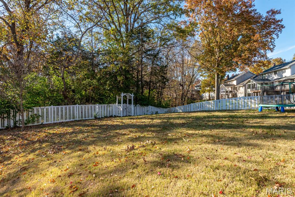 7012 Chalkstone Road Oakville, MO 63129 - Photo 27 of 48