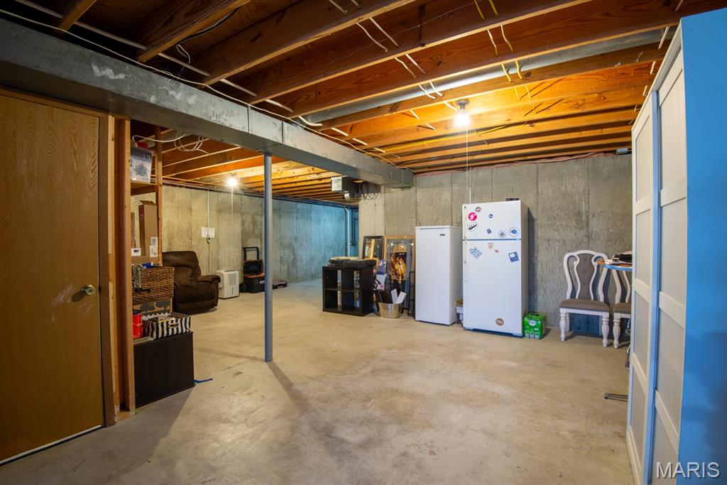 7012 Chalkstone Road Oakville, MO 63129 - Photo 39 of 48