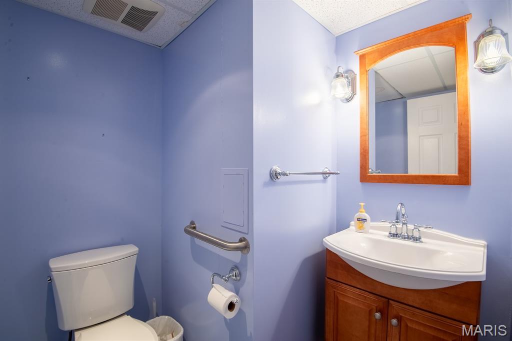 7012 Chalkstone Road Oakville, MO 63129 - Photo 41 of 48