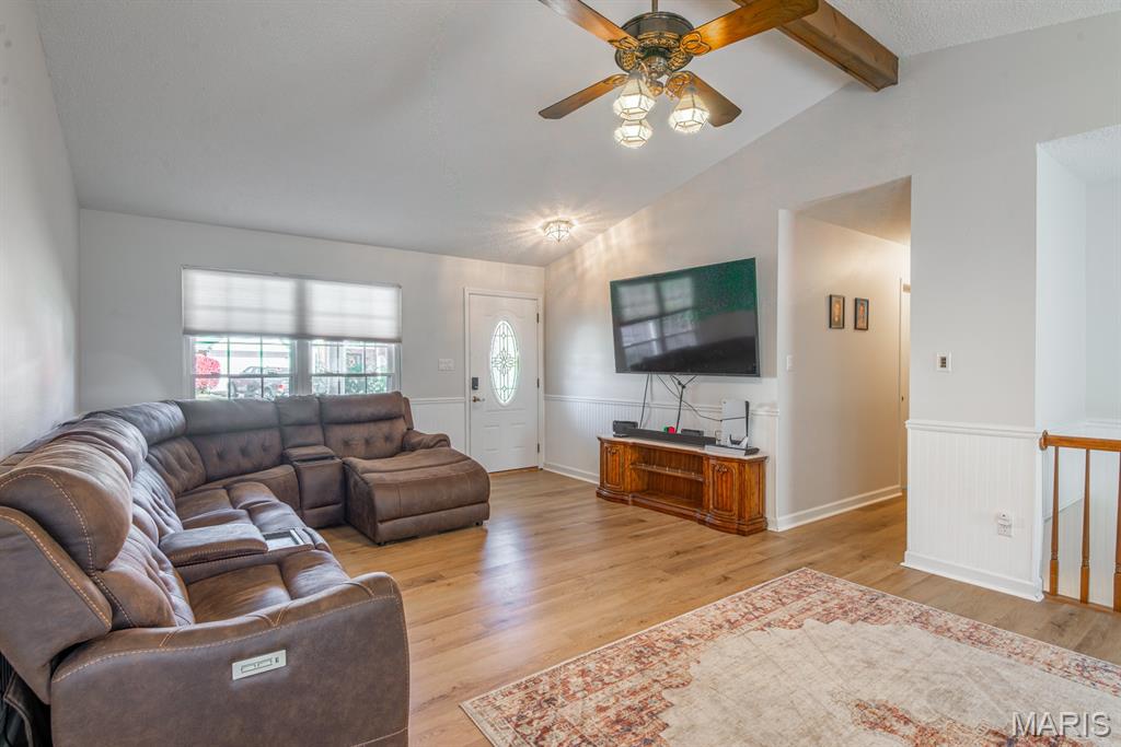 7012 Chalkstone Road Oakville, MO 63129 - Photo 7 of 48