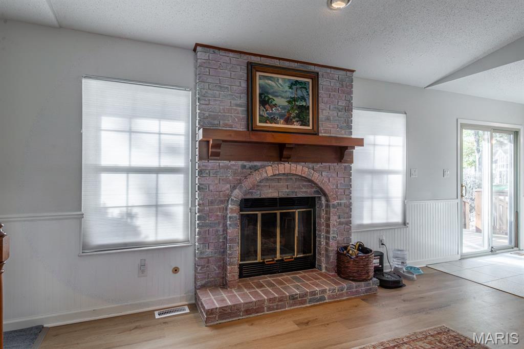 7012 Chalkstone Road Oakville, MO 63129 - Photo 10 of 48