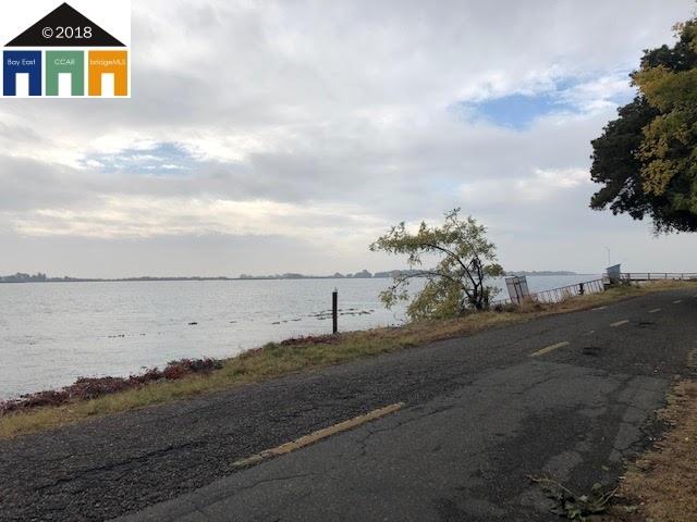 669 Brannan Island Road Isleton, CA 95641 - Photo 3 of 5 a view of ocean with beach