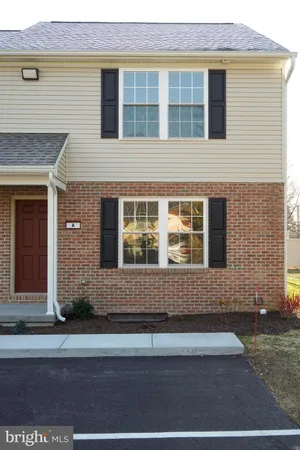 $1,695 | 3206 Mill Lane, Unit A, Gordonville, PA 17529