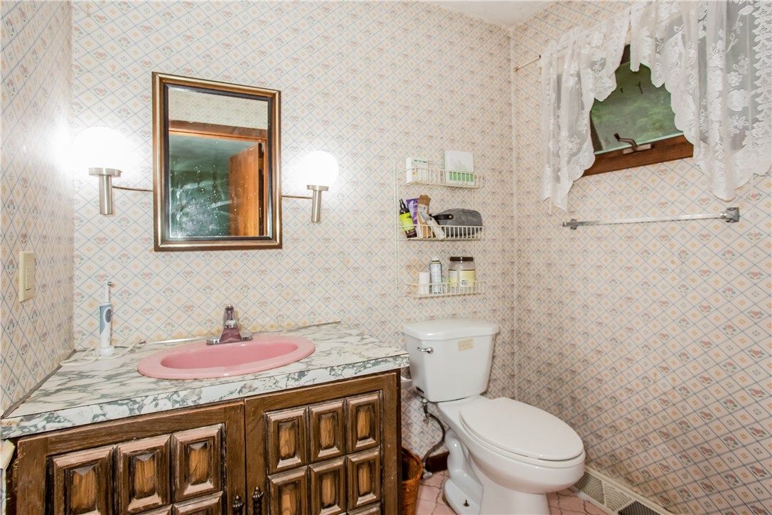 90 Indian Corner Road North Kingstown, RI 02874 - Photo 13 of 23 Master Bath. A few updates will go a long way! Walk in shower not pictured