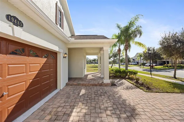 $425,000 | 19485 Paddock View Drive, Tampa, FL 33647