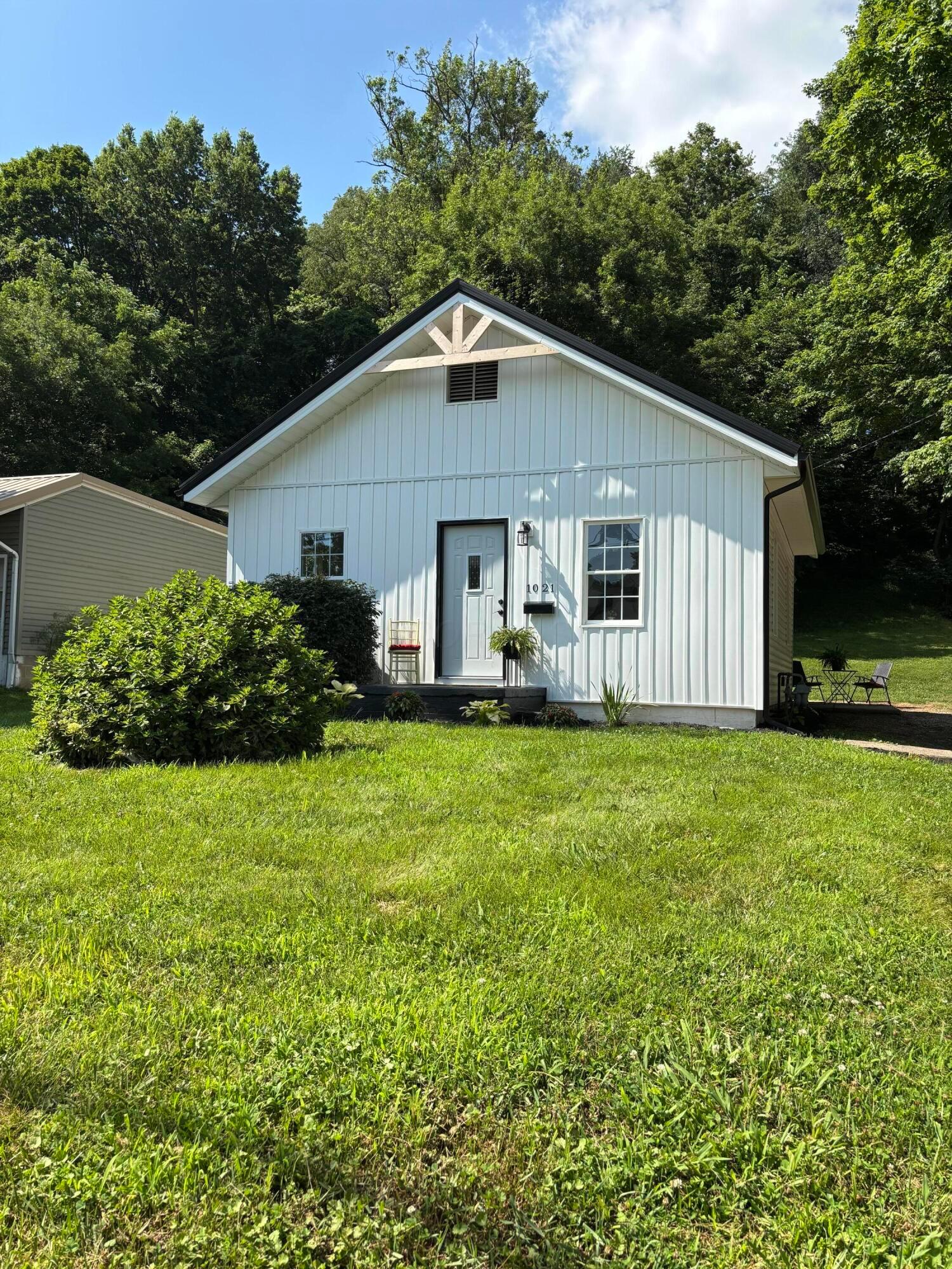 1021 Sugar Grove Road Southeast Lancaster, OH 43130 - Photo 2 of 23 IMG_3598