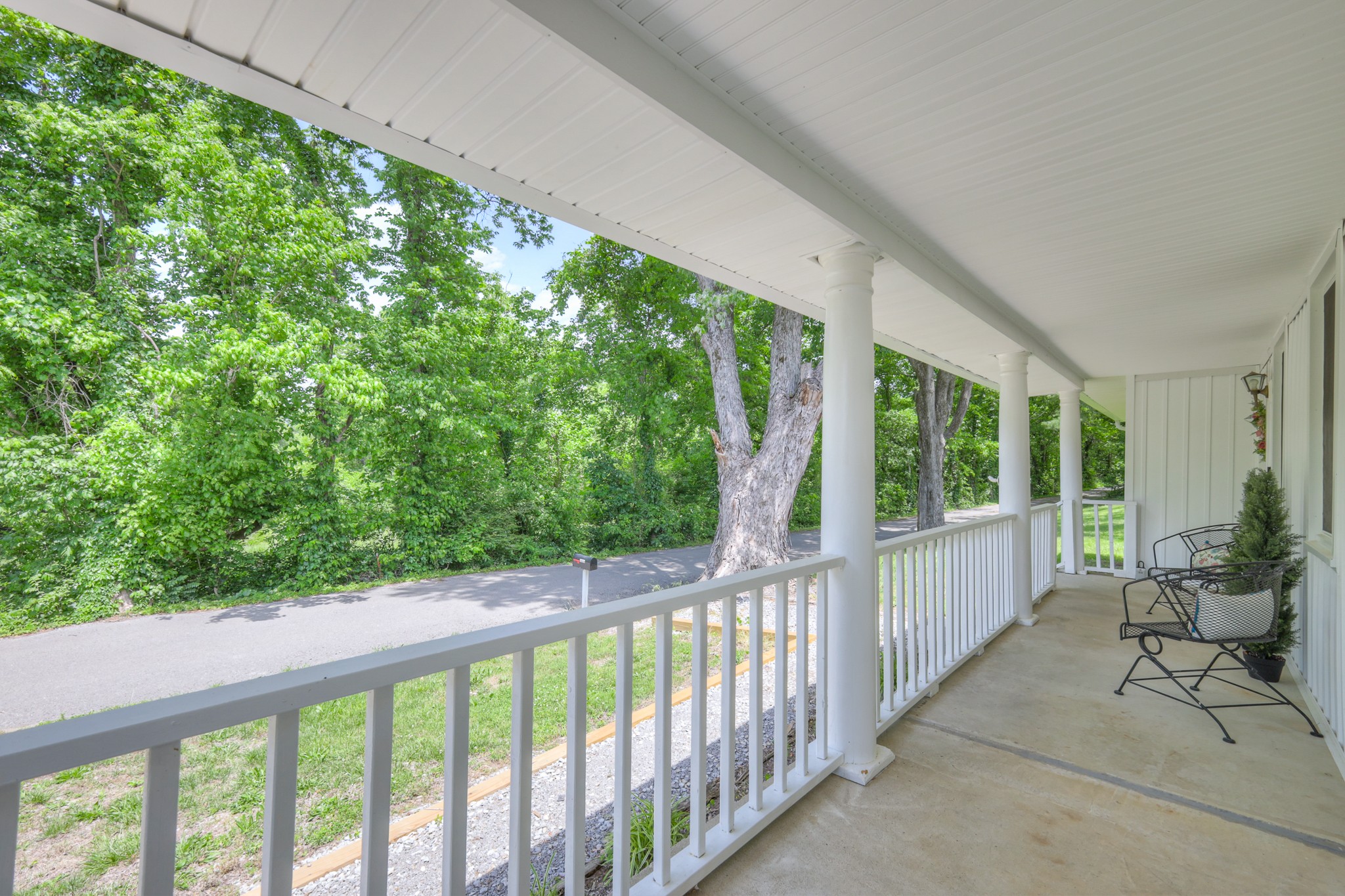 11914 Hogwood Road Milton, TN 37118 - Photo 8 of 44 a view of a two chair in the balcony