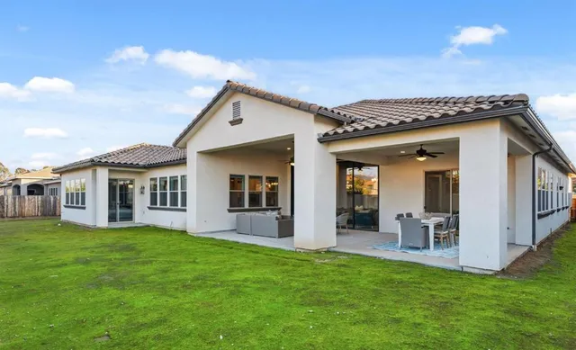 $1,519,000 | 2687 Trenton Avenue, Clovis, CA 93619