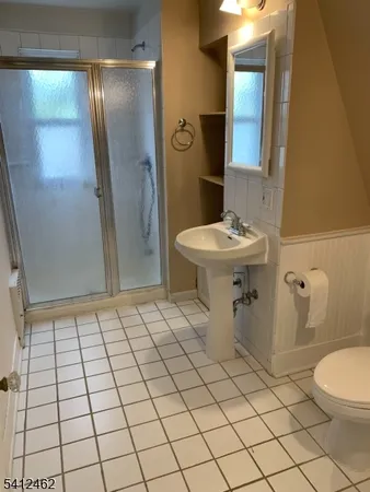 $1,800 | 14 Laura Avenue, Unit 3, Nutley, NJ 07110
