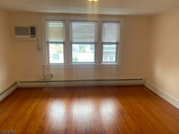 $1,800 | 14 Laura Avenue, Unit 3, Nutley, NJ 07110
