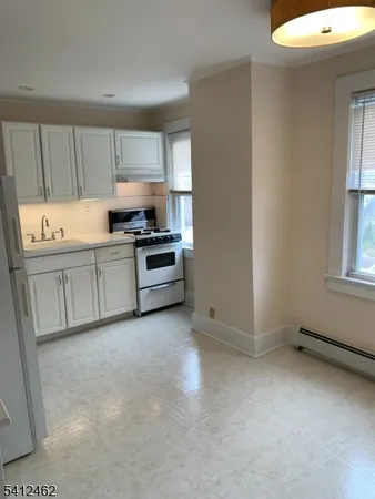 $1,800 | 14 Laura Avenue, Unit 3, Nutley, NJ 07110