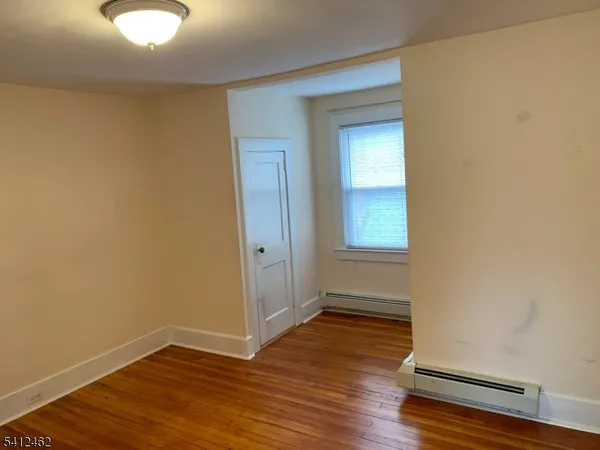 $1,800 | 14 Laura Avenue, Unit 3, Nutley, NJ 07110