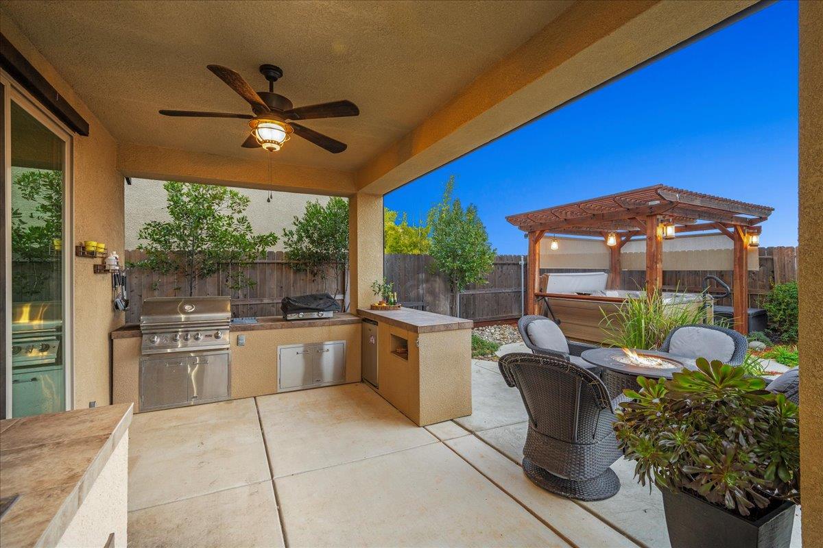 12791 Evanston Way Rancho Cordova, CA 95742 - Photo 36 of 54 The perfect place to barbecue and entertain.