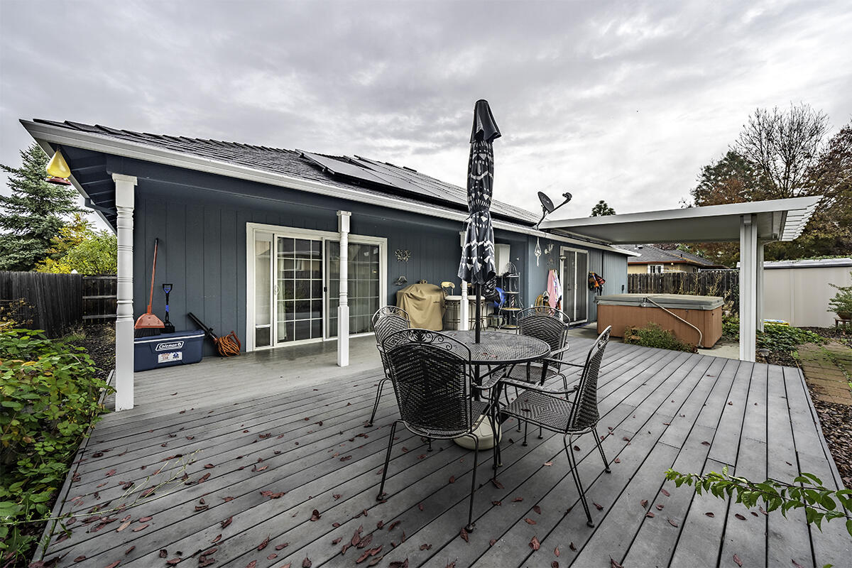 889 Win Way Eagle Point, OR 97524 - Photo 22 of 27 DSC01776