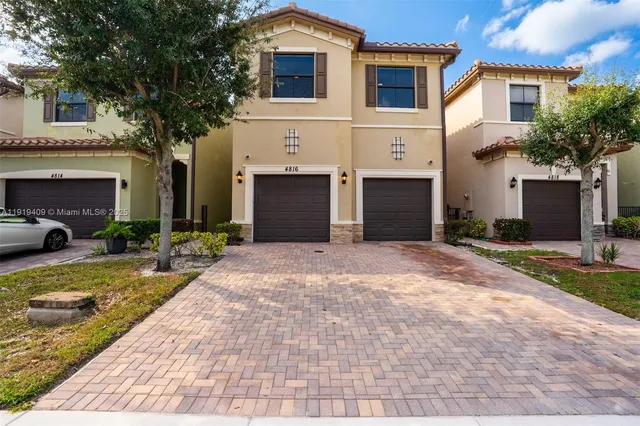 $535,000 | 4816 Northwest 56th Court, Tamarac, FL 33319