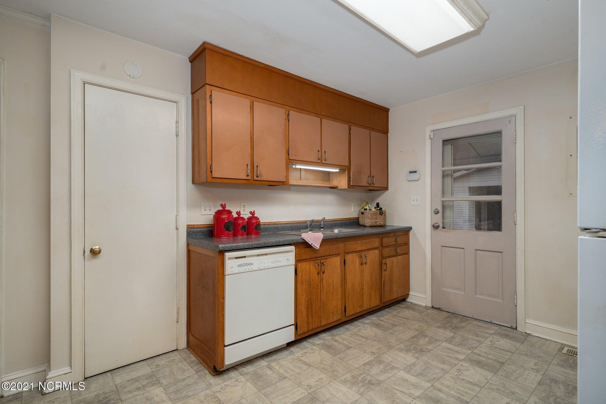 006-2916AmherstRoad-RockyMount-NC-27804-