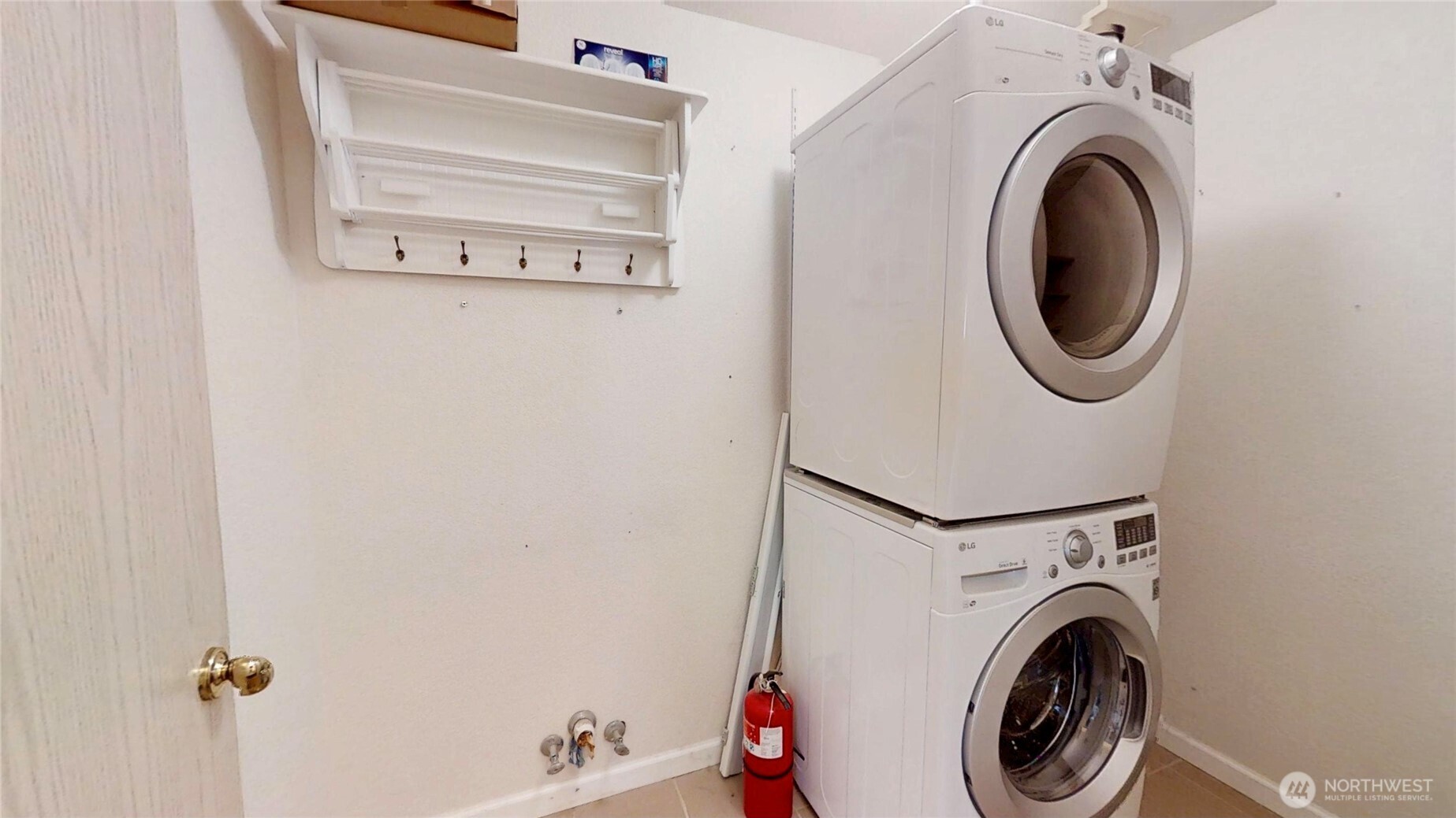 6039 Merlot Lane Southeast Lacey, WA 98513 - Photo 16 of 21 a utility room with dryer and washer