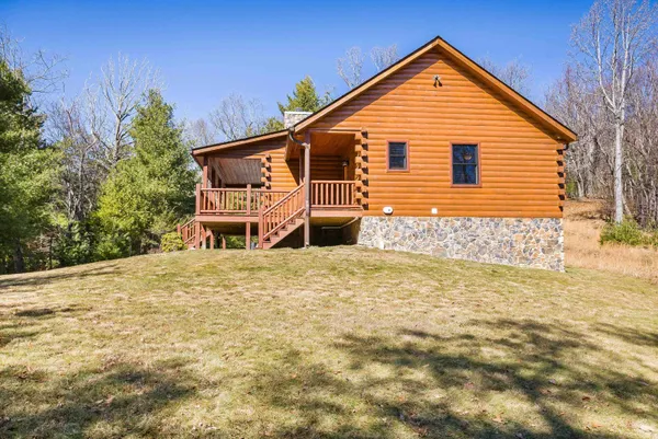 $574,900 | 16252 Crabtree Falls Highway, Vesuvius, VA 24483