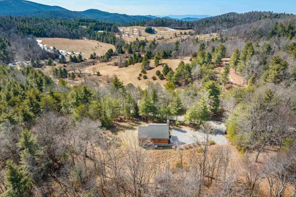 $574,900 | 16252 Crabtree Falls Highway, Vesuvius, VA 24483
