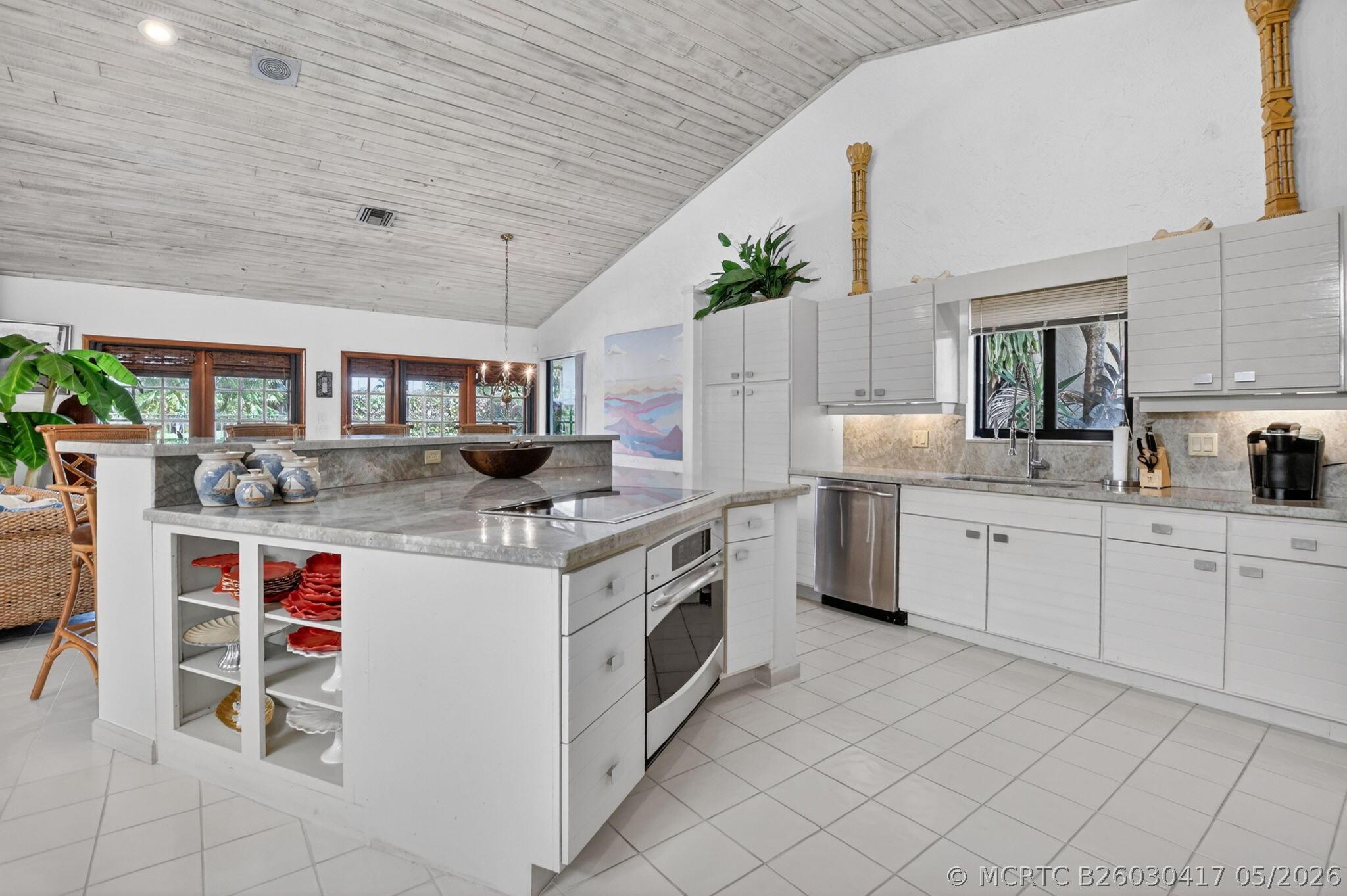 22519 Esplanada Circle Boca Raton, FL 33433 - Photo 23 of 57 kitchen