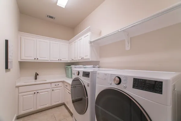 $1,195,000 | 46 South Shasta Bend Circle, The Woodlands, TX 77389