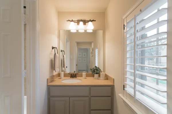 $1,195,000 | 46 South Shasta Bend Circle, The Woodlands, TX 77389