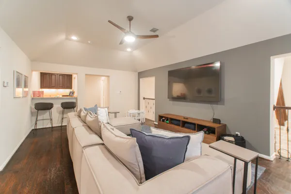 $1,195,000 | 46 South Shasta Bend Circle, The Woodlands, TX 77389