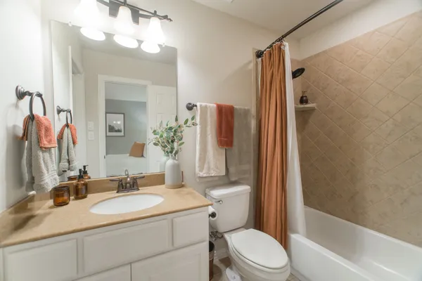 $1,195,000 | 46 South Shasta Bend Circle, The Woodlands, TX 77389