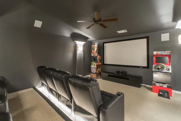 $1,195,000 | 46 South Shasta Bend Circle, The Woodlands, TX 77389