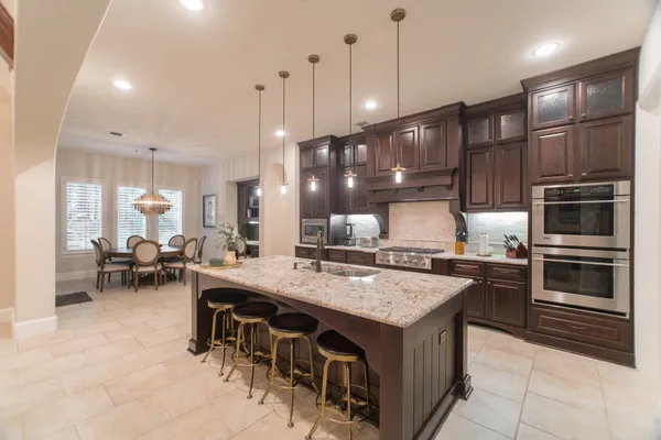 $1,195,000 | 46 South Shasta Bend Circle, The Woodlands, TX 77389