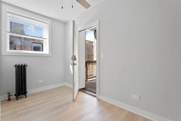 $1,984 | 7383 North Damen Avenue, Unit 1E, Chicago, IL 60645
