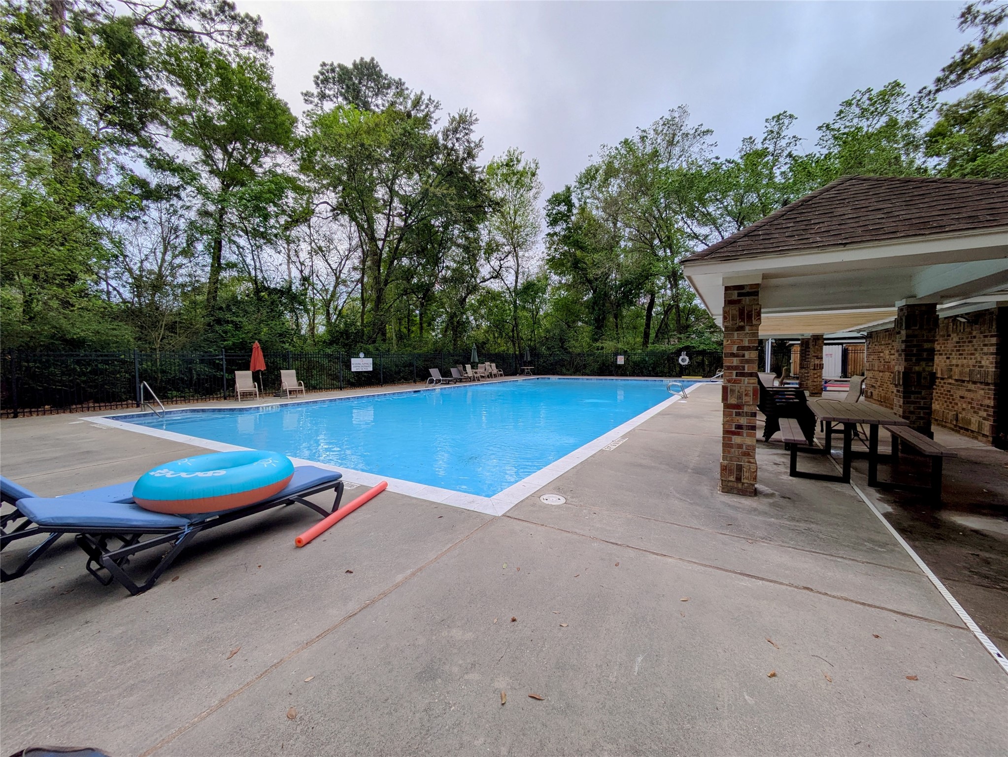 9222 Symphonic Lane Houston, TX 77040 - Photo 31 of 33 Community pool #2