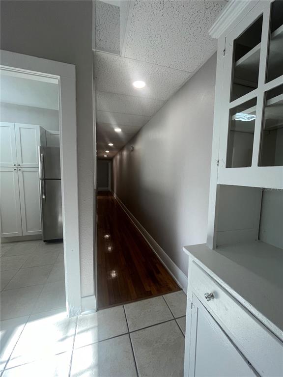 3303 West Empedrado Street, Unit 4 Tampa, FL 33629 - Photo 9 of 16 a view of entryway and hall