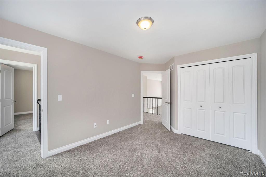 49205 Ridgeview Drive Macomb, MI 48044 - Photo 5 of 38