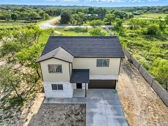 $492,000 | 774 County Road 6843, Lytle, TX 78052