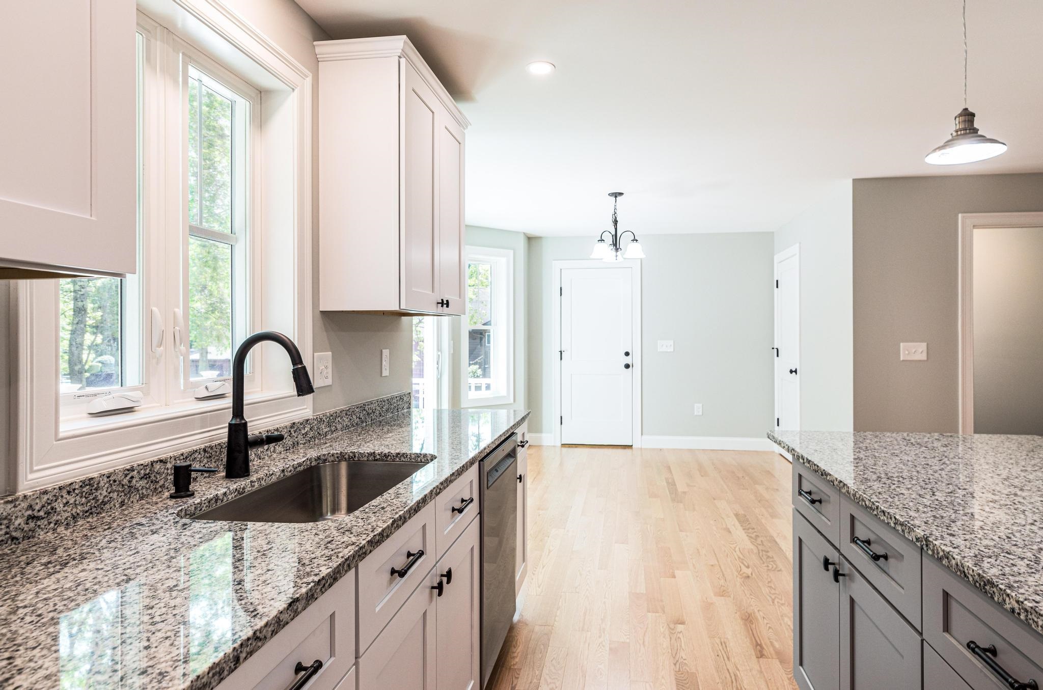91 Eastern Avenue Rochester, NH 03867 - Photo 3 of 40