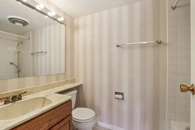 $210,000 | 35 South Baybrook Drive, Unit 114, Palatine, IL 60074