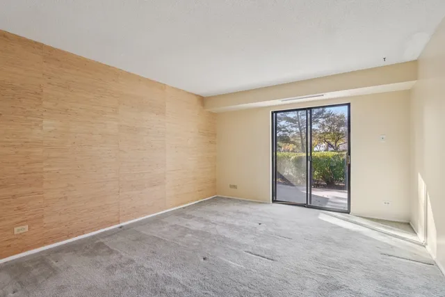 $210,000 | 35 South Baybrook Drive, Unit 114, Palatine, IL 60074