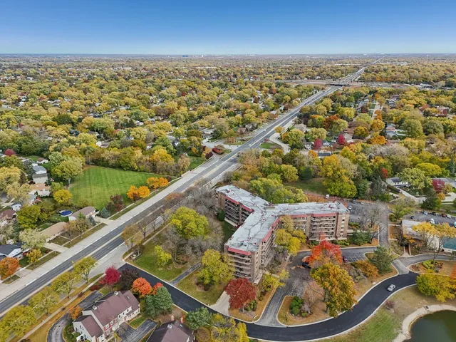 $210,000 | 35 South Baybrook Drive, Unit 114, Palatine, IL 60074