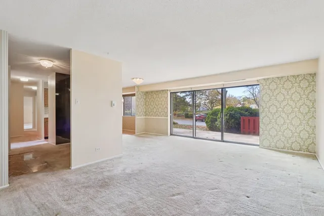 $210,000 | 35 South Baybrook Drive, Unit 114, Palatine, IL 60074