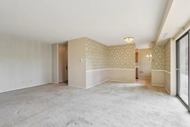 $210,000 | 35 South Baybrook Drive, Unit 114, Palatine, IL 60074