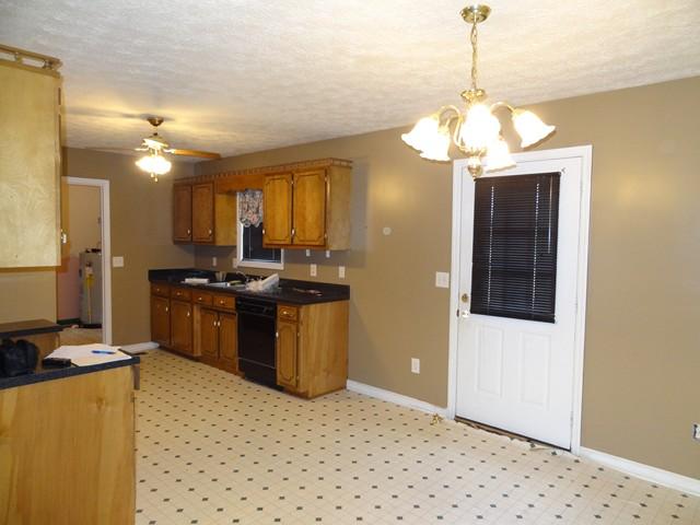 1141 Elam Road Manchester, TN 37355 - Photo 4 of 17