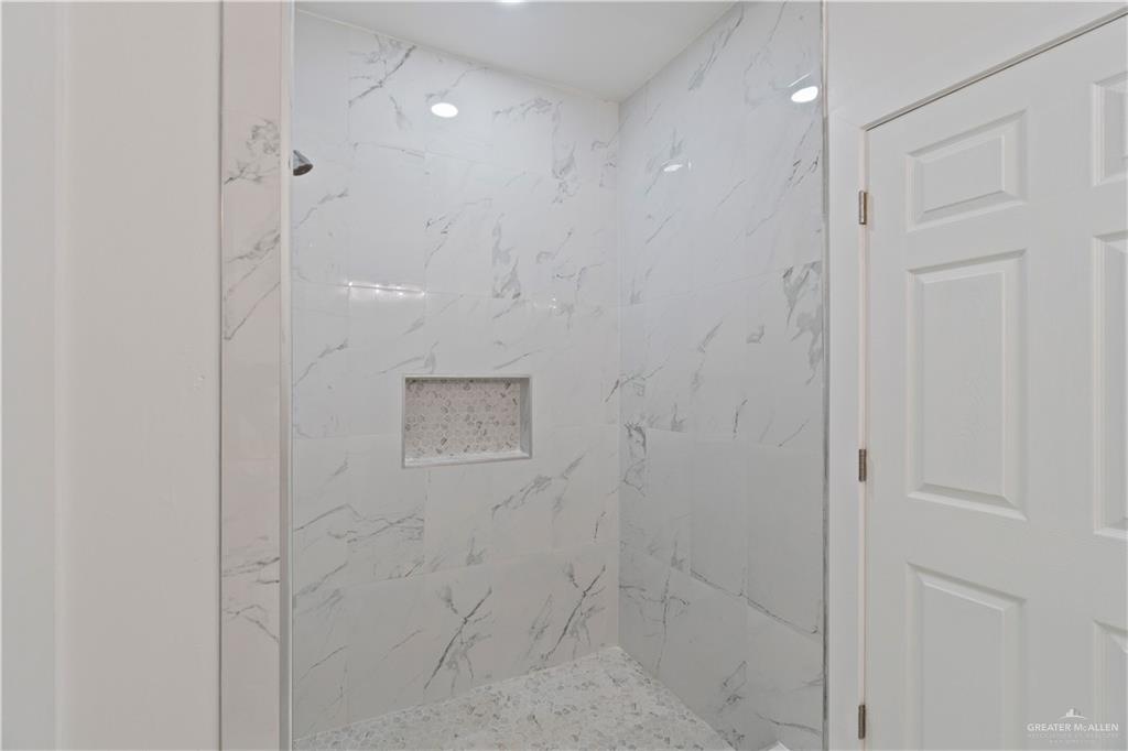 23232 Val Verde Road Edcouch, TX 78538 - Photo 15 of 19 a bathroom with a shower