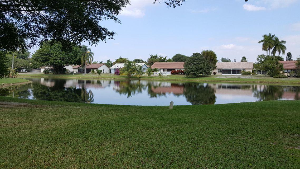21331 Chinaberry Drive Boca Raton, FL 33428 - Photo 27 of 30 view2