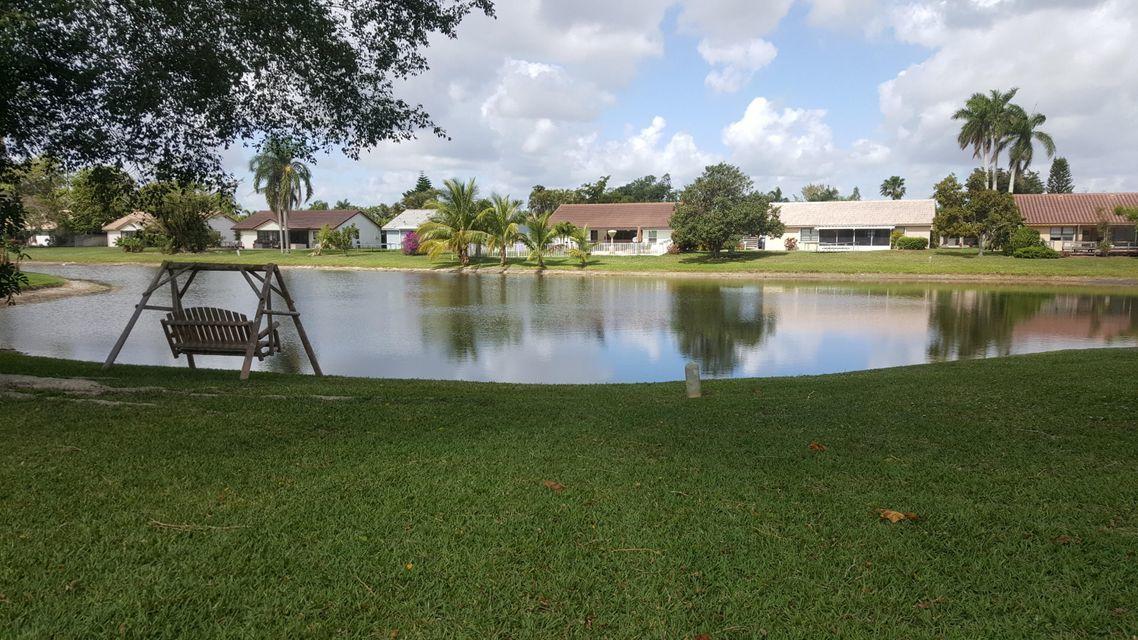 21331 Chinaberry Drive Boca Raton, FL 33428 - Photo 28 of 30 view3