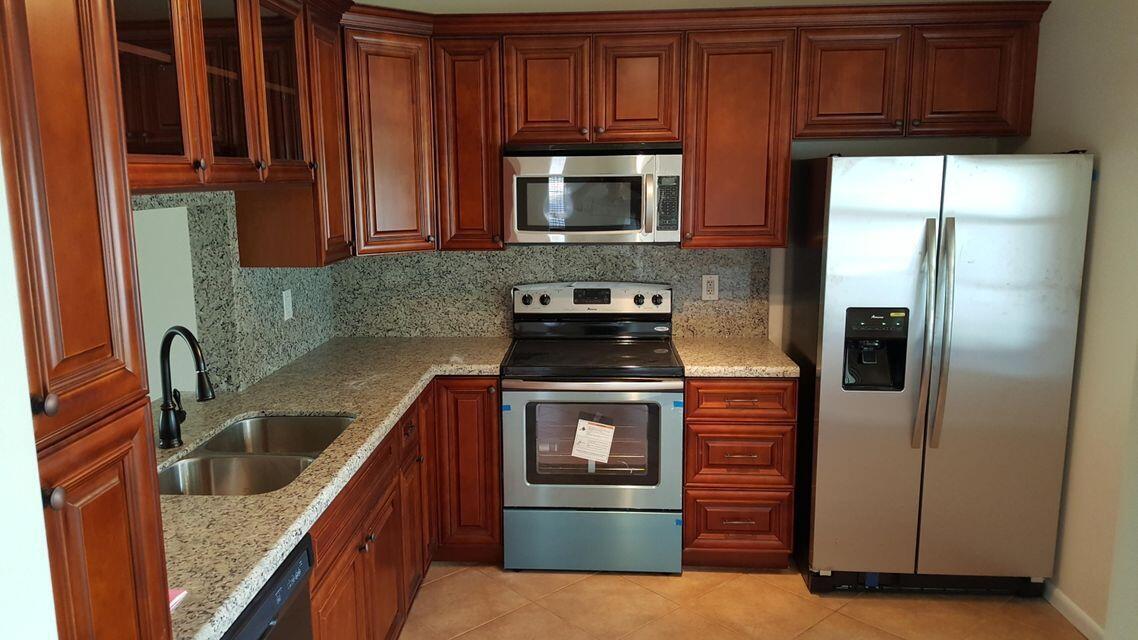 21331 Chinaberry Drive Boca Raton, FL 33428 - Photo 5 of 30 kitchen