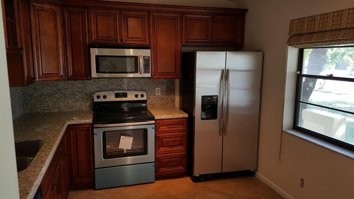 21331 Chinaberry Drive Boca Raton, FL 33428 - Photo 6 of 30 kitchen2